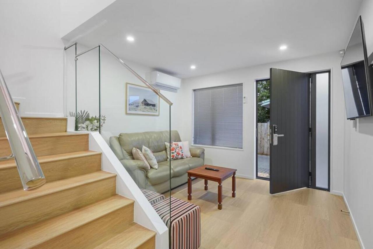 Venture Heights Townhouse With Parking And Patio Auckland Exterior foto