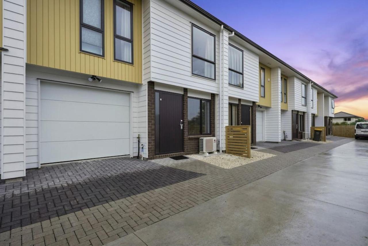 Venture Heights Townhouse With Parking And Patio Auckland Exterior foto